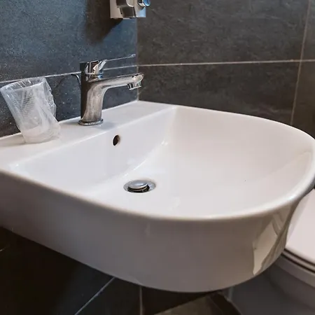 ゲストハウス Pandora - - Near The Ruins ポンペイ