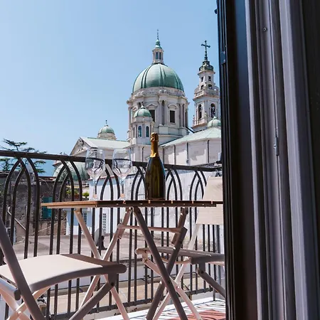 Pandora - - Near The Ruins Affittacamere